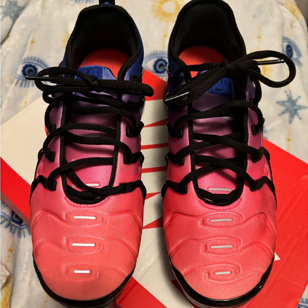 Nike Air VaporMax Plus in Pink and Blue